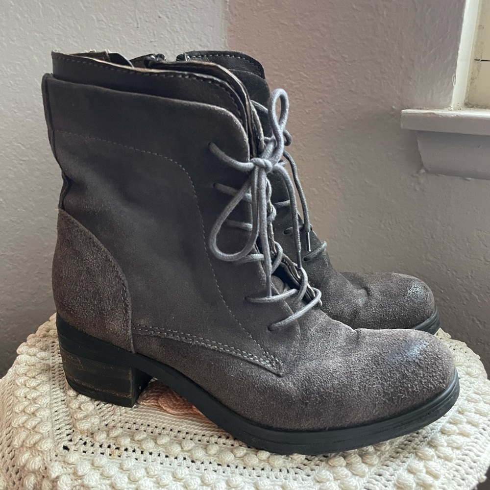 ❌sold❌ Mix Mooz Gray Charcoal Suede Combat Boots